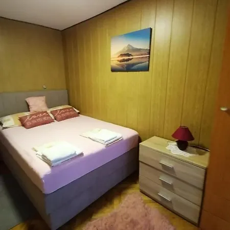 Smilja 2 Apartment Lopar